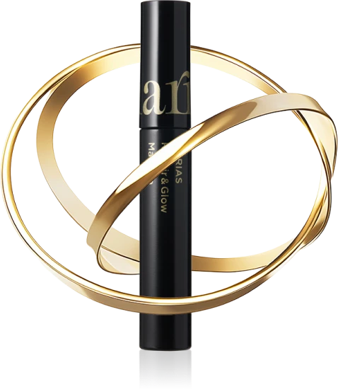 美容液成分で全方位ケア。自まつ毛をトリートメントしながら、しっかりホールド。重ねるたび、透けるように美しく。